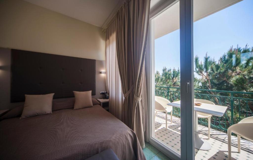 מונטרוסו אל מארה Artana Suites Collection מראה חיצוני תמונה